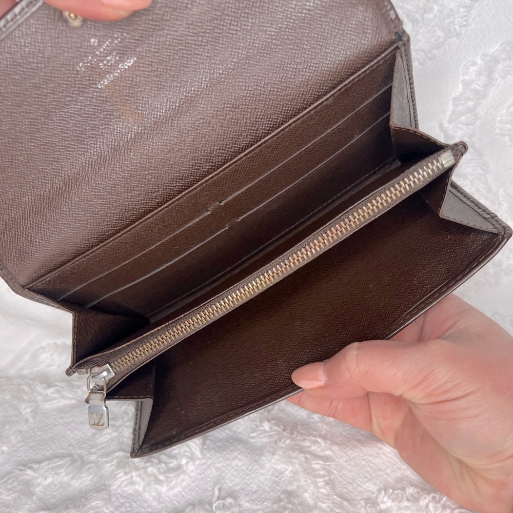 LOUIS VUITTON • EPI LEATHER • SARAH WALLET - Picture 7 of 10